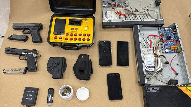 الشرطة الإسرائيلية تعتقل 12 مشتبهًا من عصابة "حريري" بشبهة ابتزاز سكان من الضفة الغربية