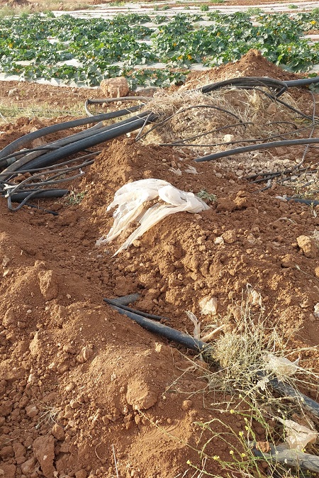 الاحتلال يدمر خطوطا ناقلة للمياه شرق طمون جنوب طوباس