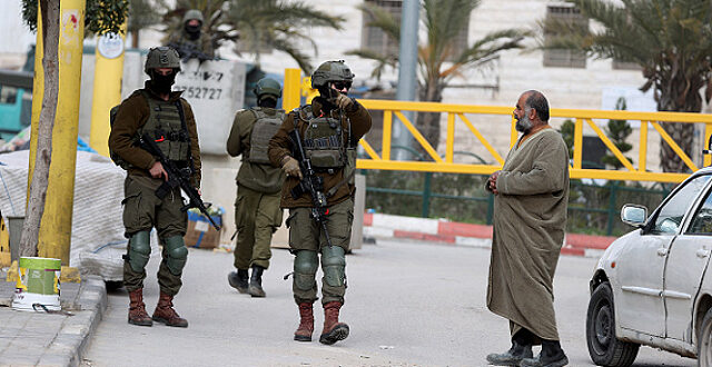 الاحتلال يشدد إجراءاته العسكرية عند مداخل عدة بلدات في جنين بذريعة تأمين مسيرة للمستوطنين