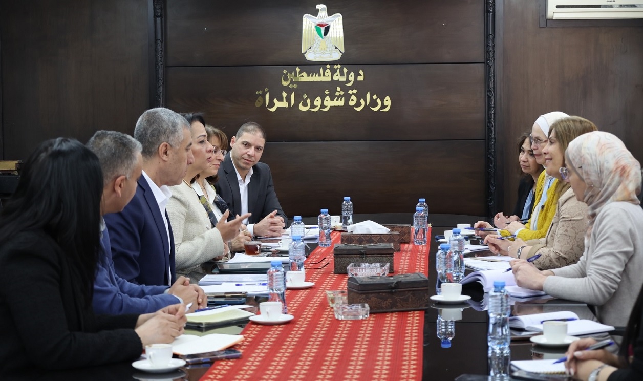 الخليلي وأبو عون تبحثان تطوير منظومة الاستجابة الوطنية للعنف ضد المرأة
