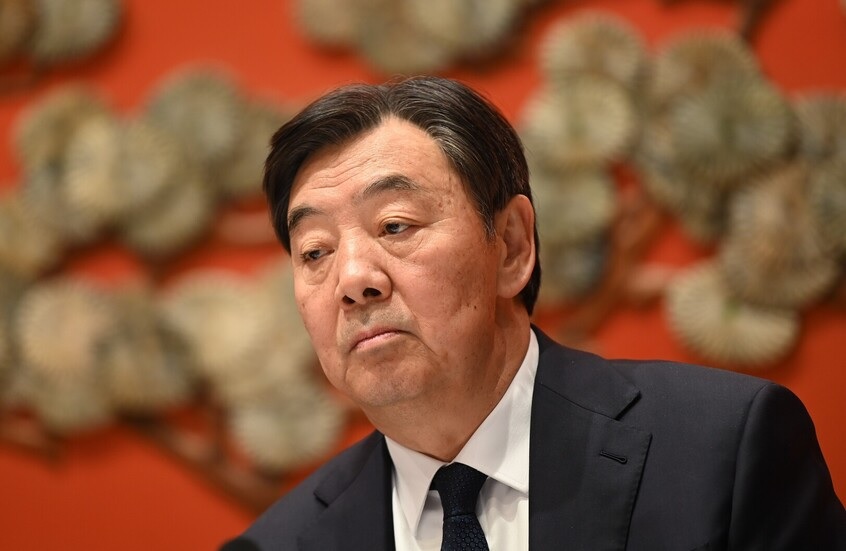 المبعوث الصيني الخاص إلى الشرق الأوسط يجري مكالمة هاتفية مع نظيره السويسري
