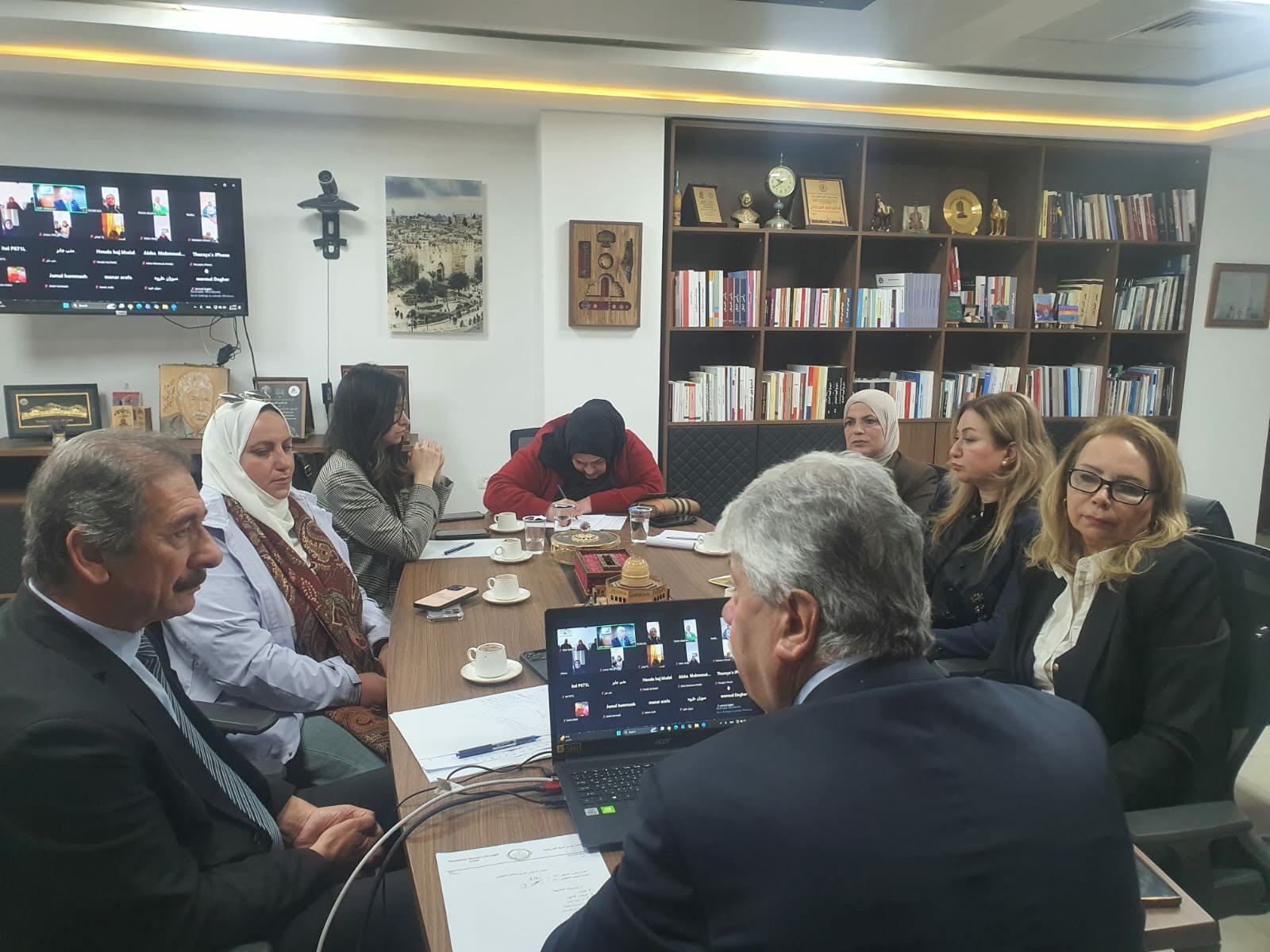 د. مجدلاني يؤكد على أهمية التمكين الاقتصادي للنساء ودعم برامج تعزيز الصمود