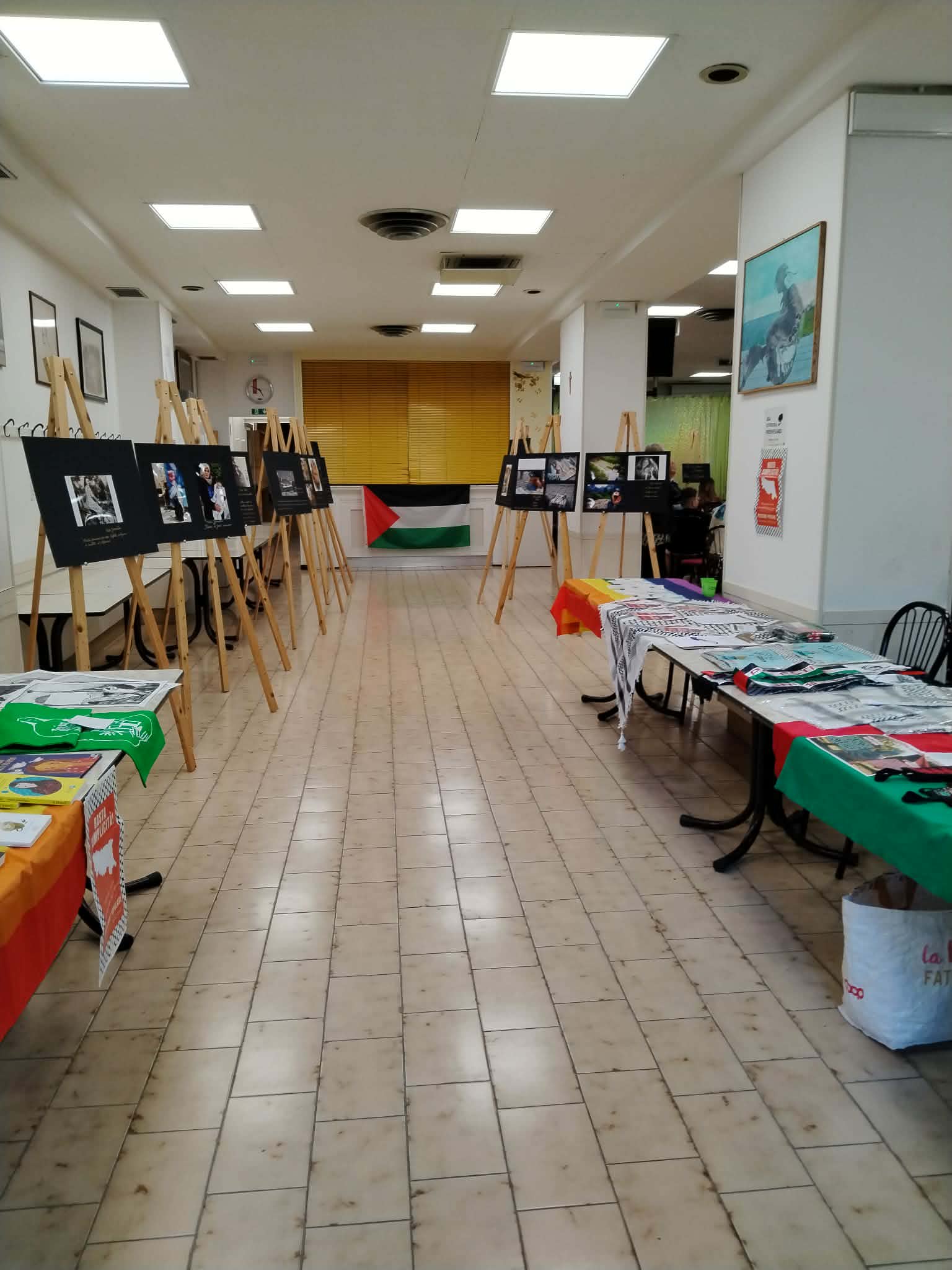 بمعرض صور مسابقة بعنوان " مقاومة من اجل البقاء" لمنظمة زيتون فيستيفال ، صورة ليسقط قانون الإعدام ضد الاسرى الفلسطينيين للصحفي شيلو تفوز في المرتبة الثالثة في إيطاليا