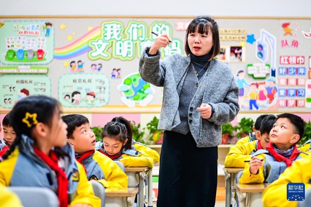 الصين تسعى لإدخال الذكاء الاصطناعي إلى الفصول الدراسية بالمدارس
