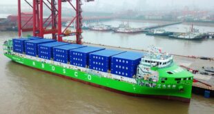 أكبر سفينة حاويات ذكية كهربائية بالكامل في العالم تدخل الخدمة في الصين
