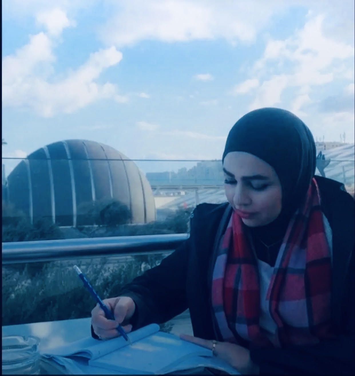 "مَنْ يشربْ قهوتَهُ ﻓﻲ الفجر، وينسى جفرا فَلْيدفنْ رأسَه- في الرحيل الخامس لصاحب الجفرا الكنعاني عز الدين المناصرة" ، بقلم : غدير حميدان الزبون