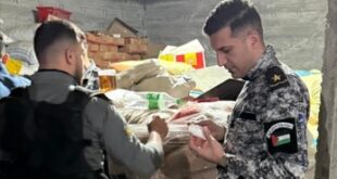 الضابطة الجمركية والأمن الوقائي يضبطون 3.5 طن مواد غذائية فاسدة في الخليل