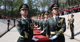 دفن رفات 12 شهيدا صينيا من حرب مقاومة العدوان الأمريكي ومساعدة كوريا في وطنهم