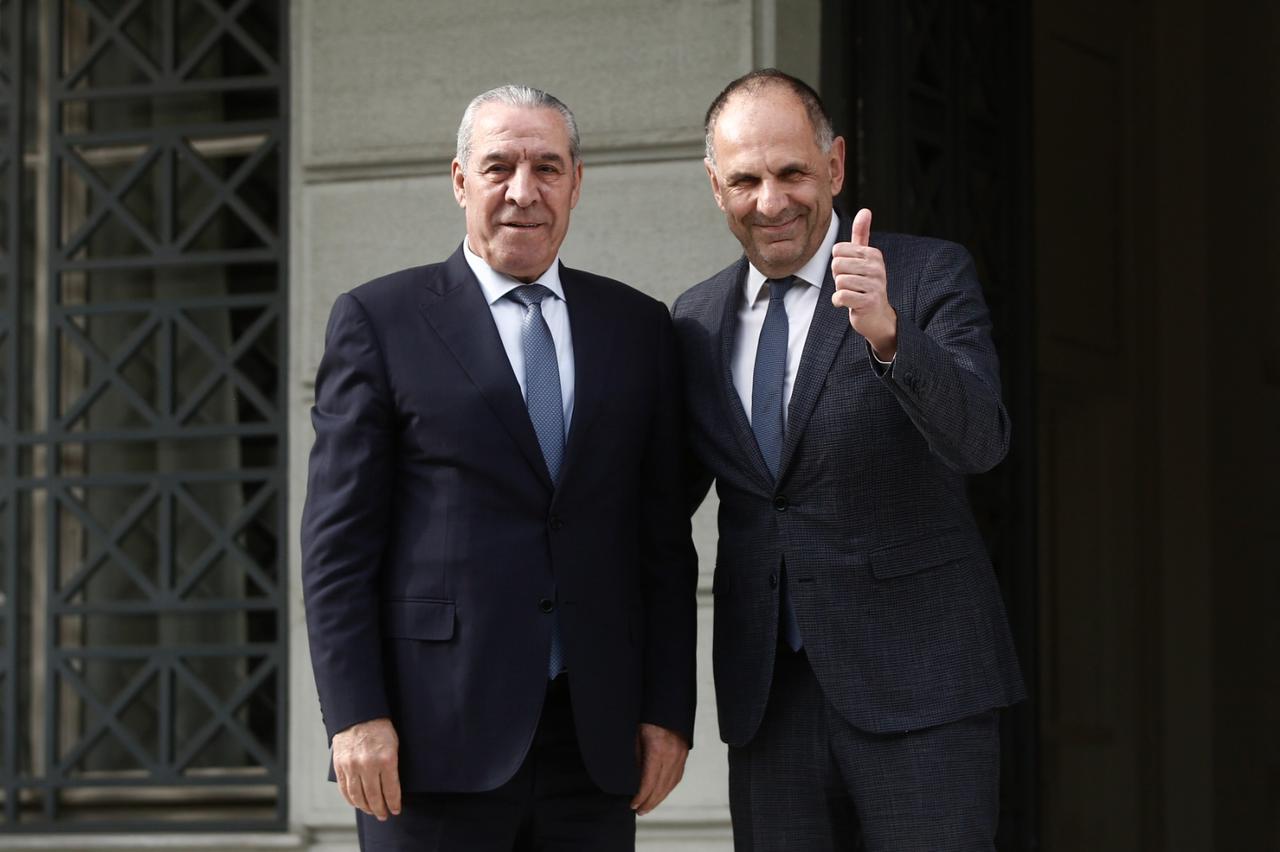 نائب الرئيس الفلسطيني حسين الشيخ يلتقي رئيس الوزراء اليوناني ويبحث معه آخر التطورات