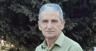 أديب كمال الدين