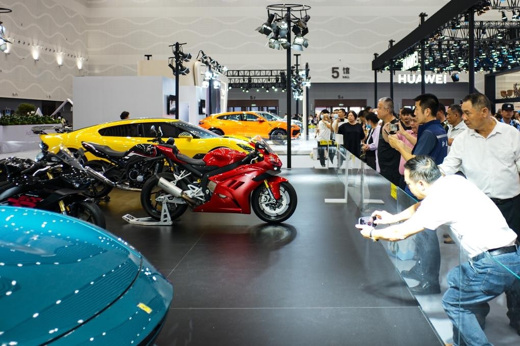 الدورة السادسة من معرض الصين الدولي للمنتجات الاستهلاكية في جنوبي الصين