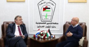 أحمد أبو هولي يبحث مع السفير الهولندي سبل دعم الاونروا وحماية ولايتها من مخاطر الاستهداف الوجودي