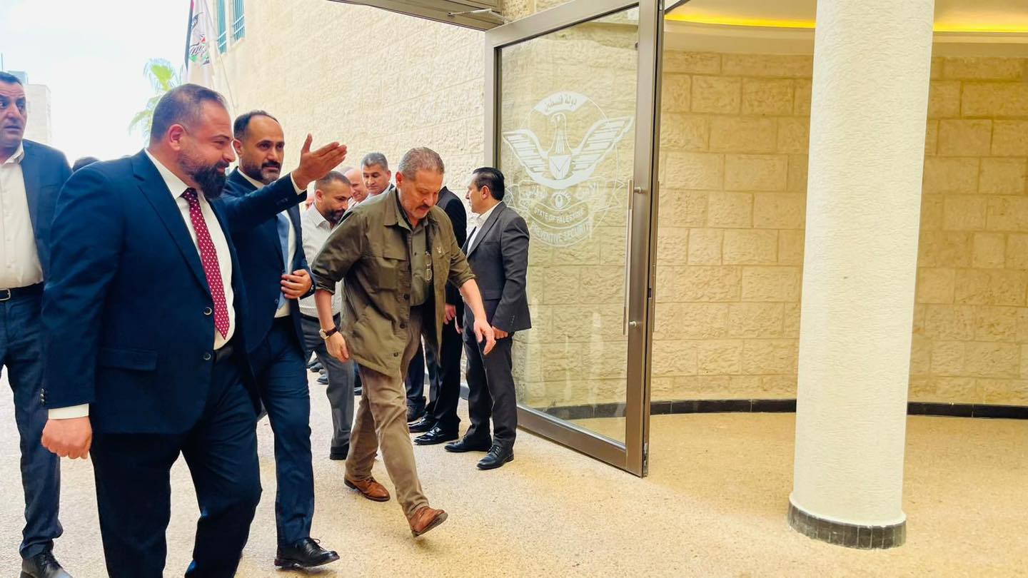 مدير عام جهاز الأمن الوقائي يستقبل السيد ياسر عباس ممثل سيادة الرئيس