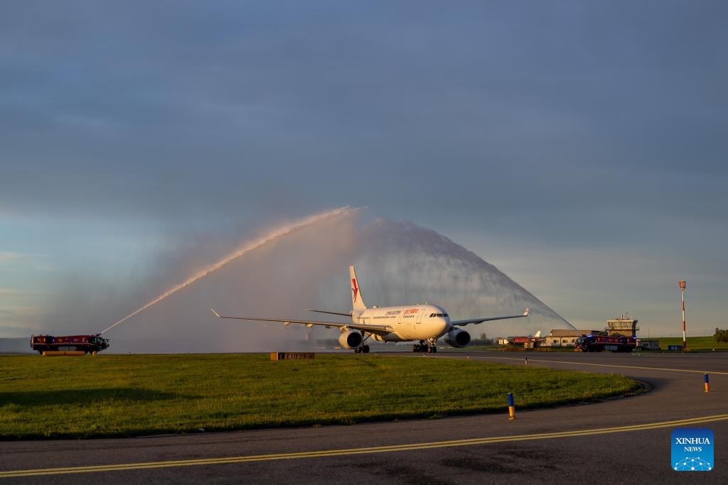 إطلاق أول رحلة جوية مباشرة تربط شمال غربي الصين بالنمسا