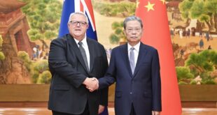 شفا - عقد كبير المشرعين الصينيين تشاو له جي محادثات مع رئيس مجلس النواب النيوزيلندي جيري براونلي في بكين اليوم (الاثنين).