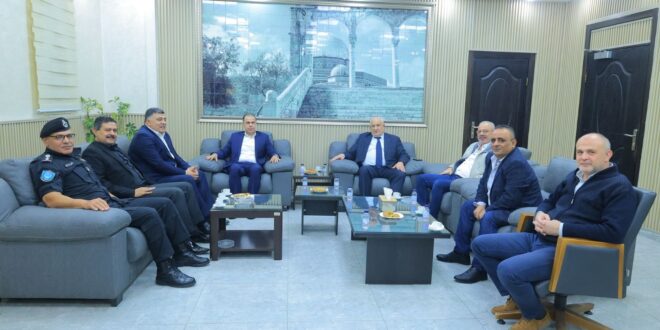 وزير الداخلية اللواء زياد هب الريح ومدير عام الشرطة اللواء علام السقا يتفقدان مديرية شرطة محافظة نابلس