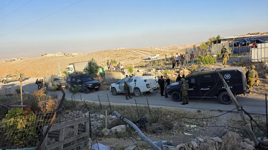 قوات الاحتلال تقتحم مركز الدفاع المدني بمسافر يطا جنوب الخليل