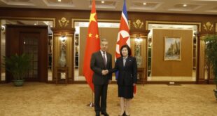 وزيرا خارجية الصين وكوريا الديمقراطية يجتمعان في بيونغ يانغ