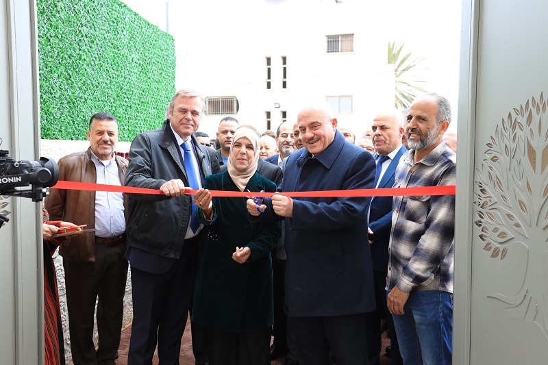 حجاوي يفتتح حديقة عامة لتجمع جنوب غرب رام الله ومركزا لخدمات الجمهور في بيت عور التحتا