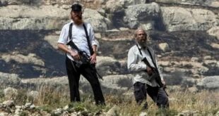 مستوطنون يجبرون مزارعين على مغادرة أراضيهم في اللبن الشرقية جنوب نابلس