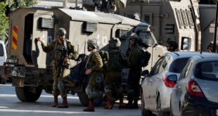 قوات الاحتلال تحتجز شاباً وتستولي على معدات جرافة غرب سلفيت