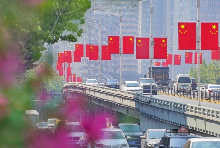 الصين تحث على إجراء اختبارات منظمة على الطرق للمركبات المتصلة الذكية