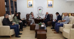 أحمد أبو هولي يبحث مع القنصل البلجيكي أزمة "الأونروا" المالية وأوضاع المخيمات