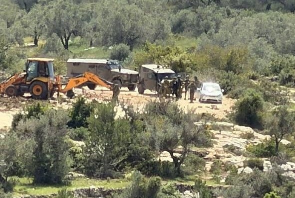 الاحتلال يستولي على جرافتين في دير غسانة شمال غرب رام الله