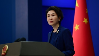 الصين تدعو إلى بذل جهود لاستئناف المرور الطبيعي عبر مضيق هرمز