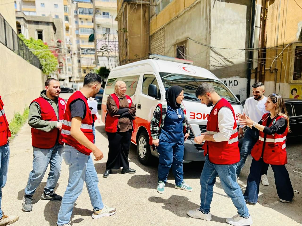 الهلال الأحمر الفلسطيني في لبنان ينظم يوم صحي مجاني في مدرسة نابلس في صيدا