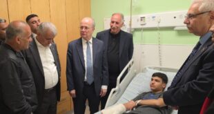 رئيس الوزراء يعود جرحى قرية المغير في المستشفى الاستشاري