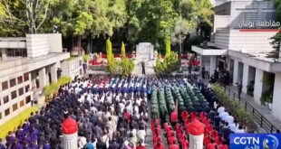 الصين تكرم الأبطال الوطنيين في عيد تشينغمينغ