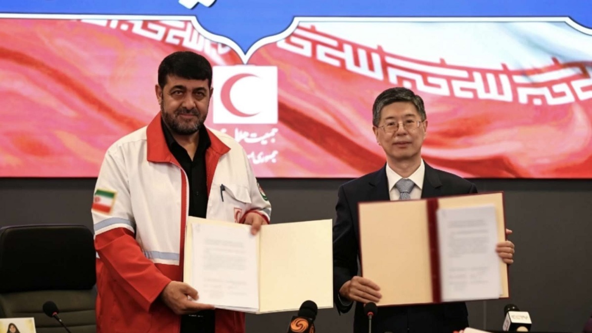 السفير الصيني في طهران: الصين تعتزم التبرع بـ 58 طنا من المساعدات الإنسانية لإيران
