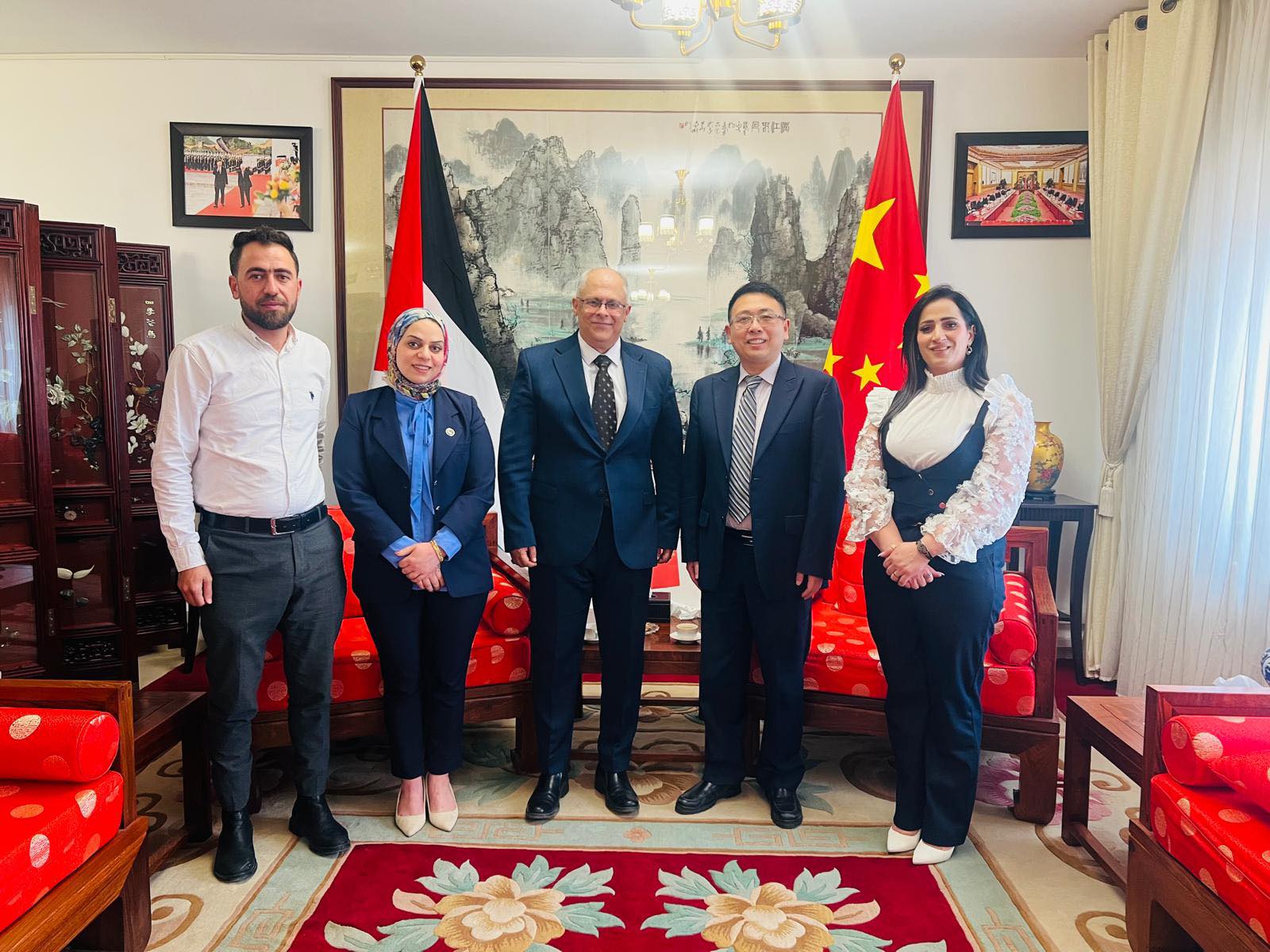 الحملة الأكاديمية الدولية لمناهضة الاحتلال والأبرتهايد الإسرائيلي تلتقي بالقائم بأعمال السفارة الصينية