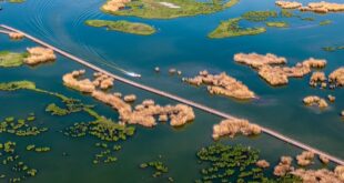 مناظر خلابة في مدينة بشمال غربي الصين