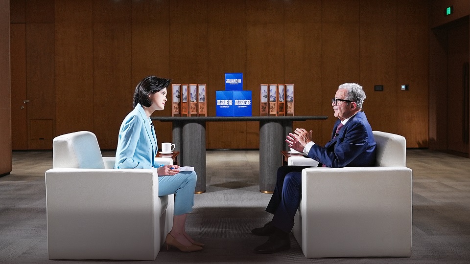 رئيس الوزراء الإيطالي الأسبق ورئيس المفوضية الأوروبية الأسبق رومانو برودي: تطور الصين يفوق الخيال