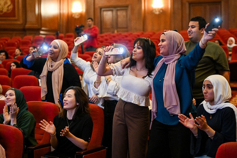 الاحتفال بيوم اللغة الصينية بعرض فني مبهر في القاهرة
