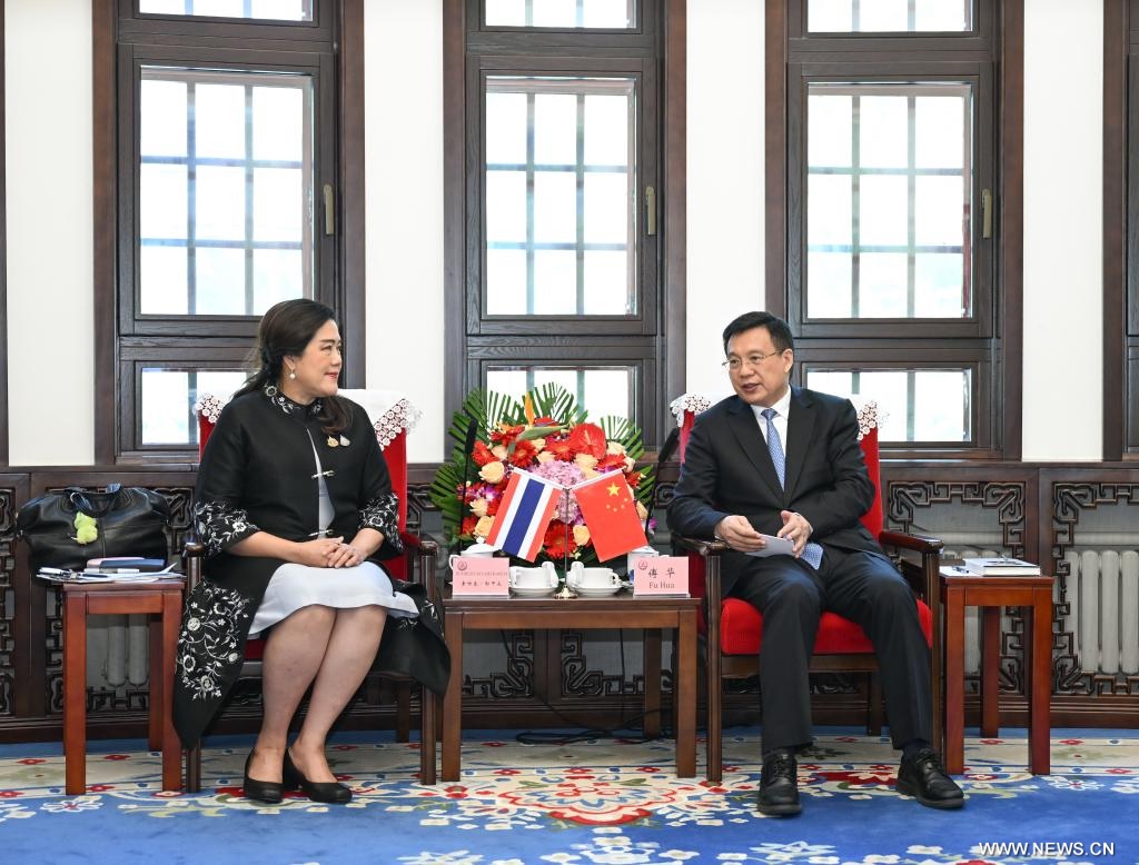 رئيس ((شينخوا)) يلتقي المديرة العامة لإدارة العلاقات العامة في تايلاند
