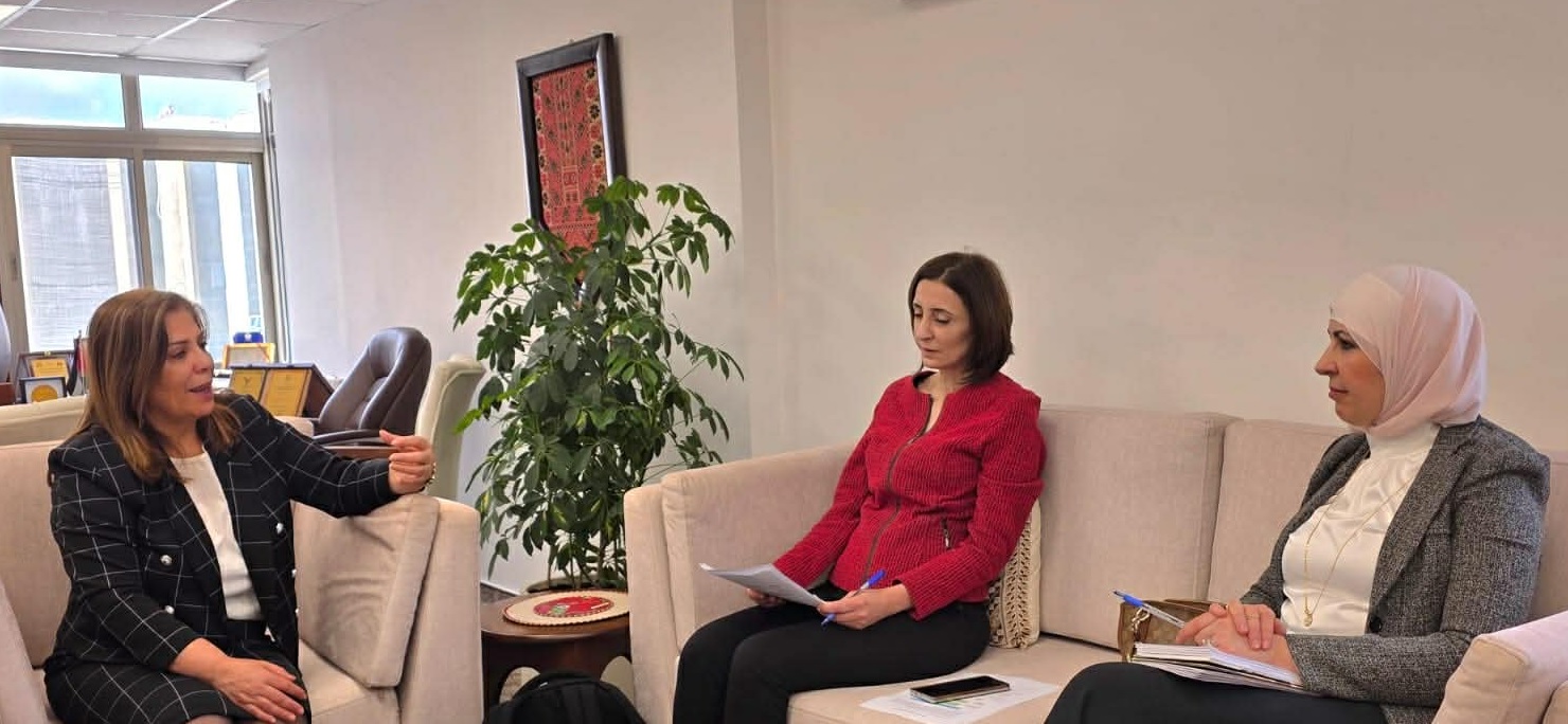 وزيرة شؤون المرأة تبحث مع سكرتارية تنسيق المساعدات (LACS) مواءمة تدخلات المانحين مع الأولويات الوطنية