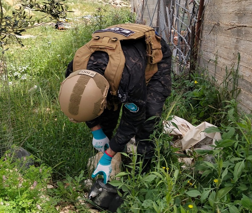 الشرطة تتعامل مع شظايا صاروخية في سلفيت