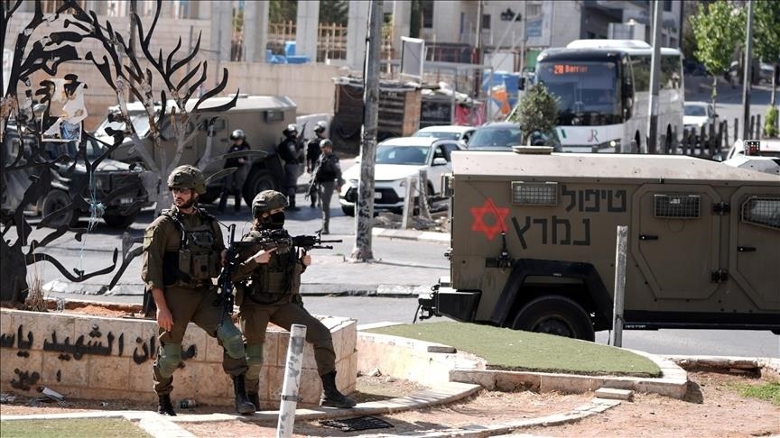 إصابة 3 مواطنين بينهم طفل خلال اقتحام قوات الاحتلال حي أم الشرايط جنوب رام الله