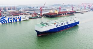 أول سفينة لنقل السيارات في العالم بسعة أكثر من 10 آلاف سيارة تكمل تجربتها البحرية