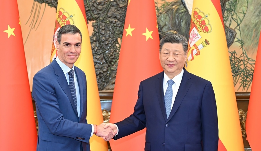 شي: على الصين وإسبانيا تعزيز التعاون لمعارضة "قانون الغاب"