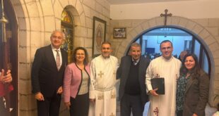 ممثلا عن الرئيس: خوري يشارك في صلاة سبت النور بكنيستي القديس أندراوس الأسقفية والرجاء اللوثرية برام الله