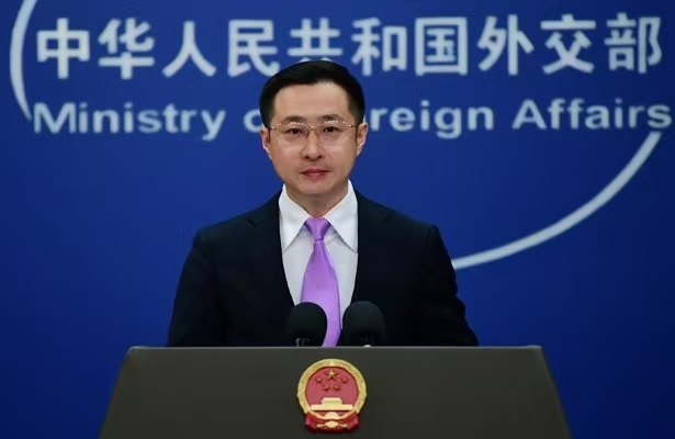 متحدث: الصين تتابع حادث إطلاق النار الذي وقع خلال حفل عشاء مراسلي البيت الأبيض