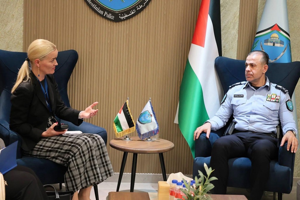مدير عام الشرطة اللواء عام السقا ورئيسة بعثة الشرطة الأوروبية يبحثان سبل تعزيز التعاون