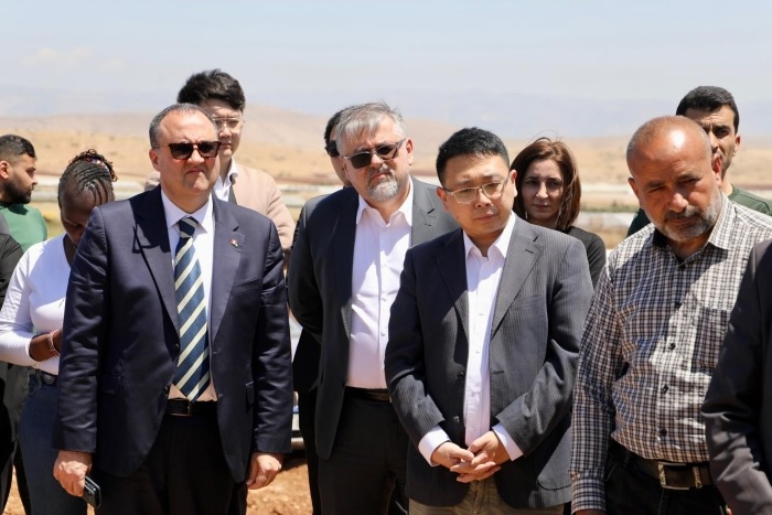 دبلوماسيون يطلعون على جرائم الاحتلال بحق القطاع الزراعي في طوباس