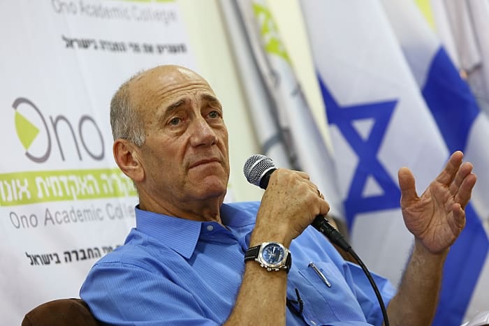 رئيس الوزراء الإسرائيلي الأسبق إيهود أولمرت : إسرائيل ترتكب جرائم ضد الإنسانية وتطهيرا عرقيا في الضفة الغربية