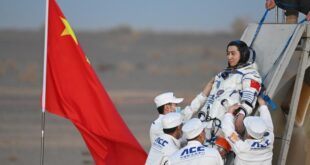هبوط كبسولة العودة لمركبة الفضاء الصينية "شنتشو-22"