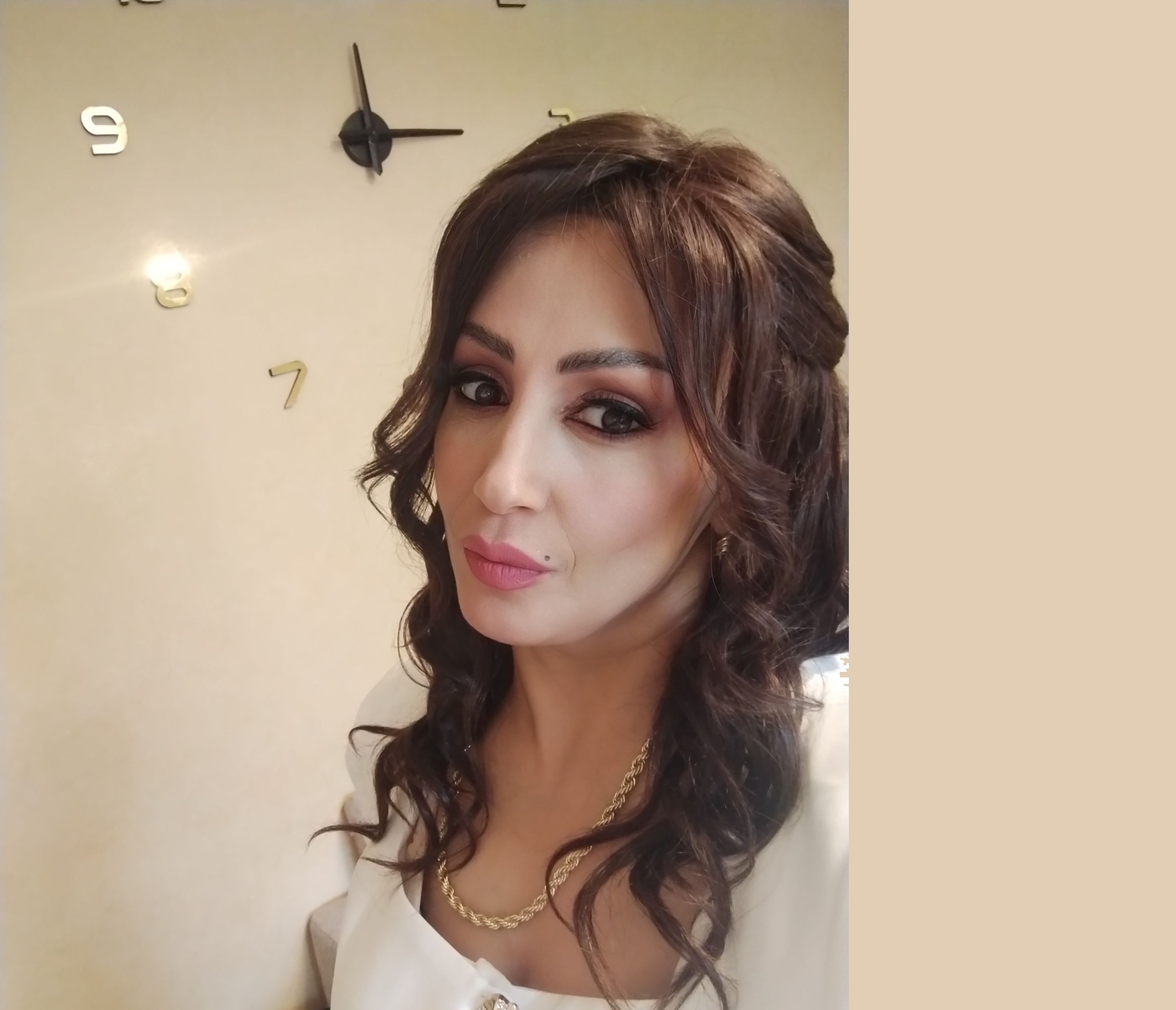 دعني أترجم الليل ستارا ، بقلم : مايا عوض